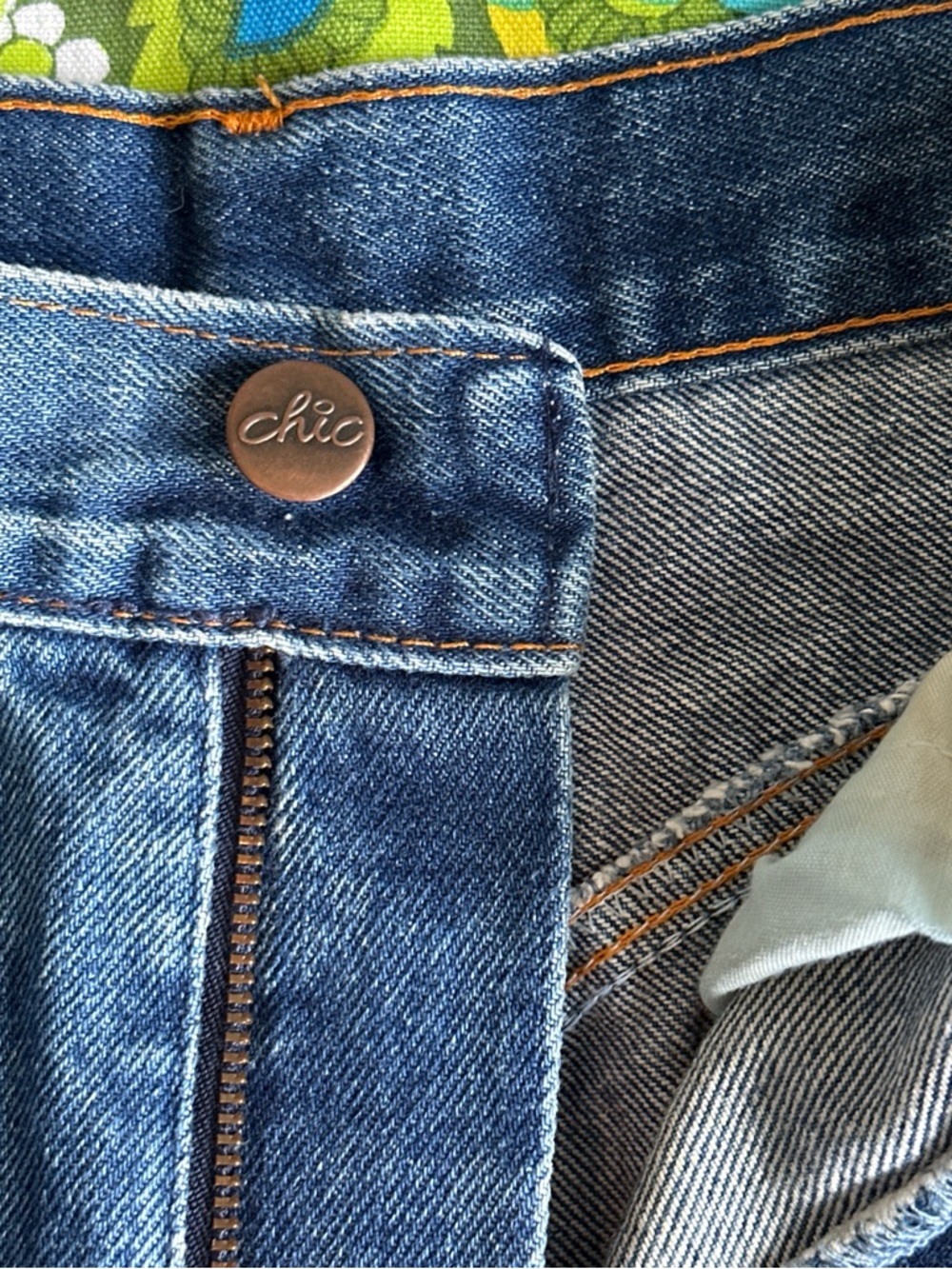 Vintage CHIC Denim 70s 80s Blue cut off Jean Shorts size 10 - Picture 5 of 16